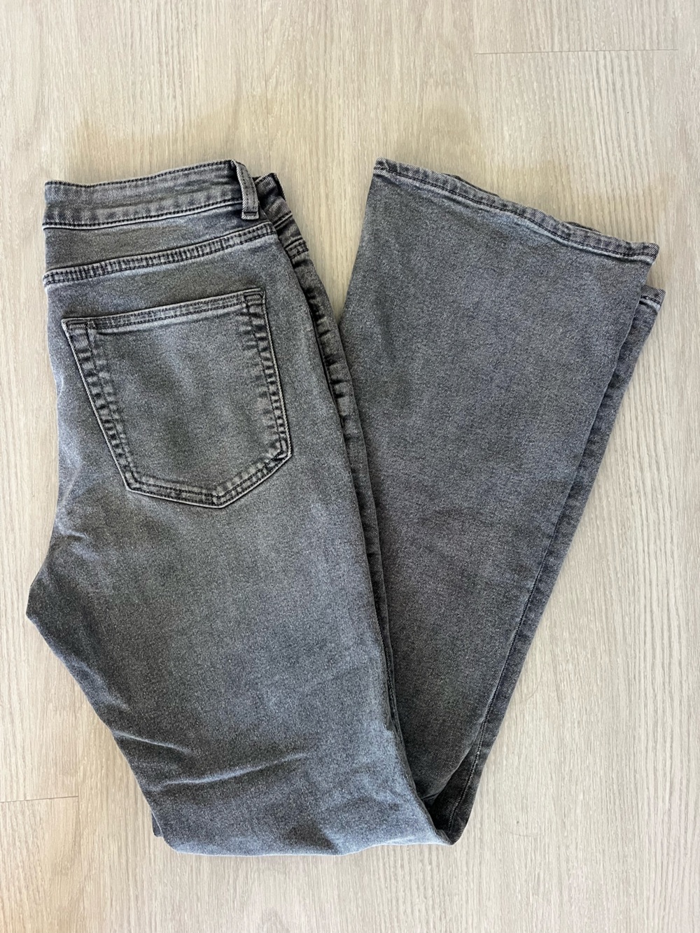 H&M Women’s Bootcut Jeans in Washed Gray, Size 8
